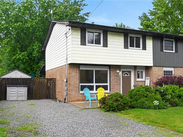 39 Dundee Dr, Haldimand County, ON N3W 1J8