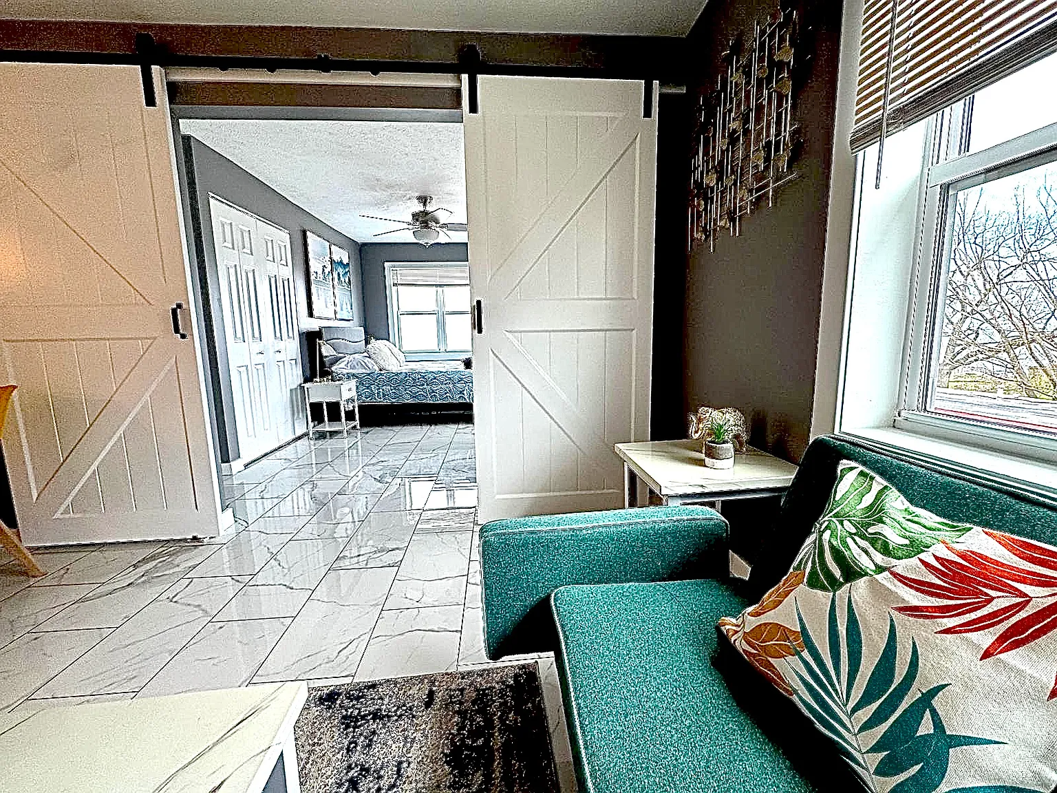 2 bed, 1300 sqft, $1,400 — Photo 2