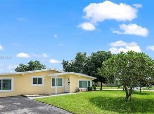 1401 NW 79th Ter, Pembroke Pines, FL 33024