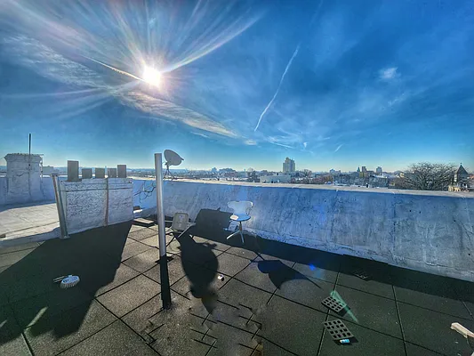 Rented by RELEASE NY | media 12