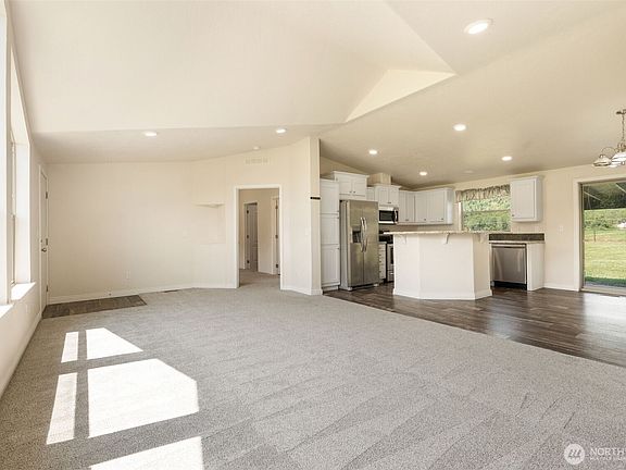 4th image of 216 Mossyrock Road W