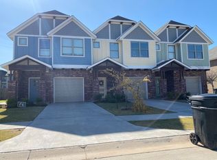 784 SW 14th St, Moore, OK 73160