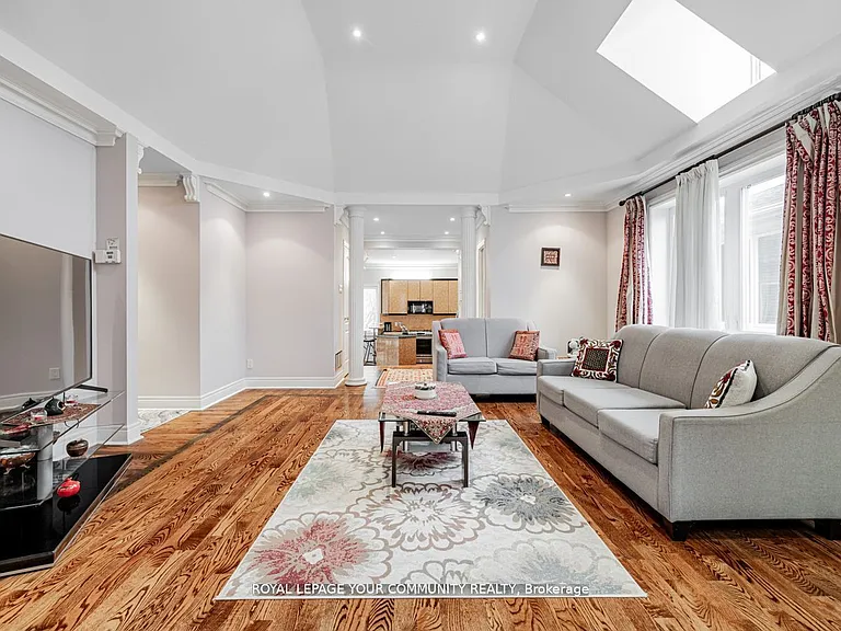 9 Robson Pl E — Photo 7