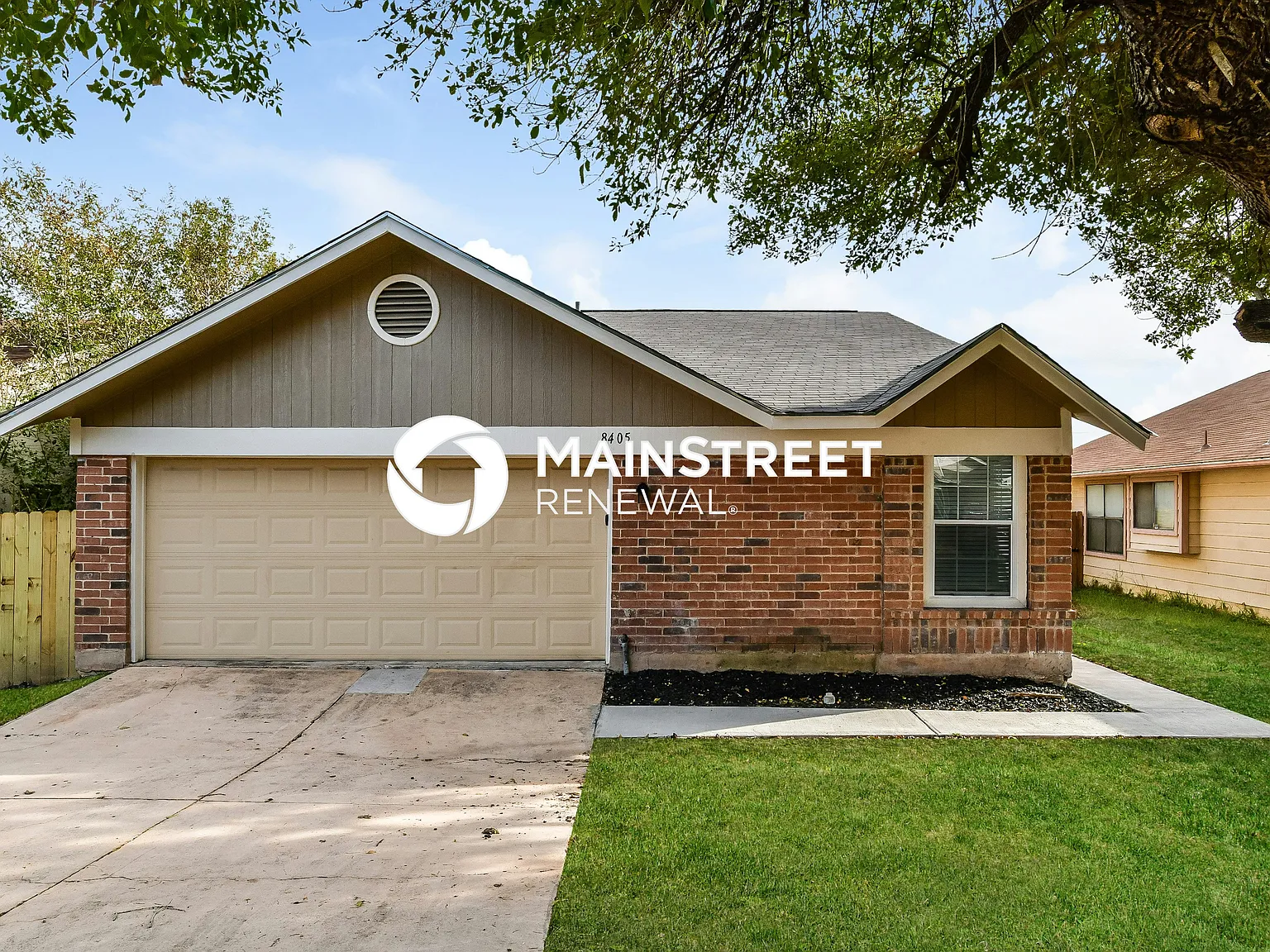 8405 Maple Ridge Dr — Photo 1