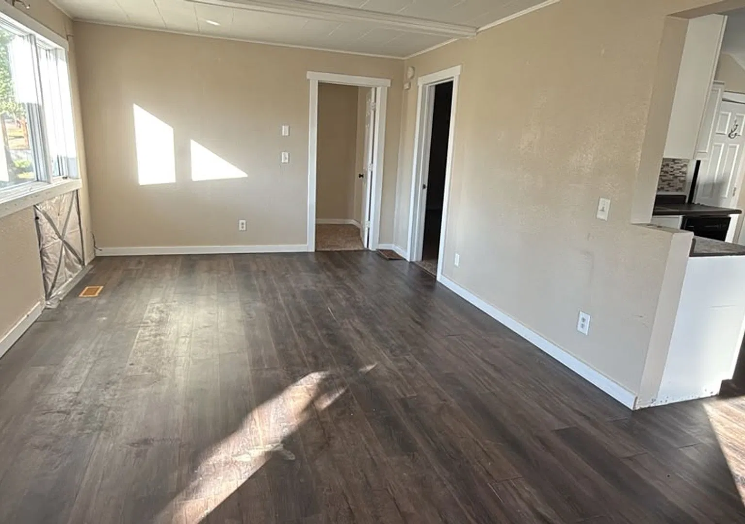 Pet-Friendly 2-Bedroom House for Rent in Watford City — Photo 2