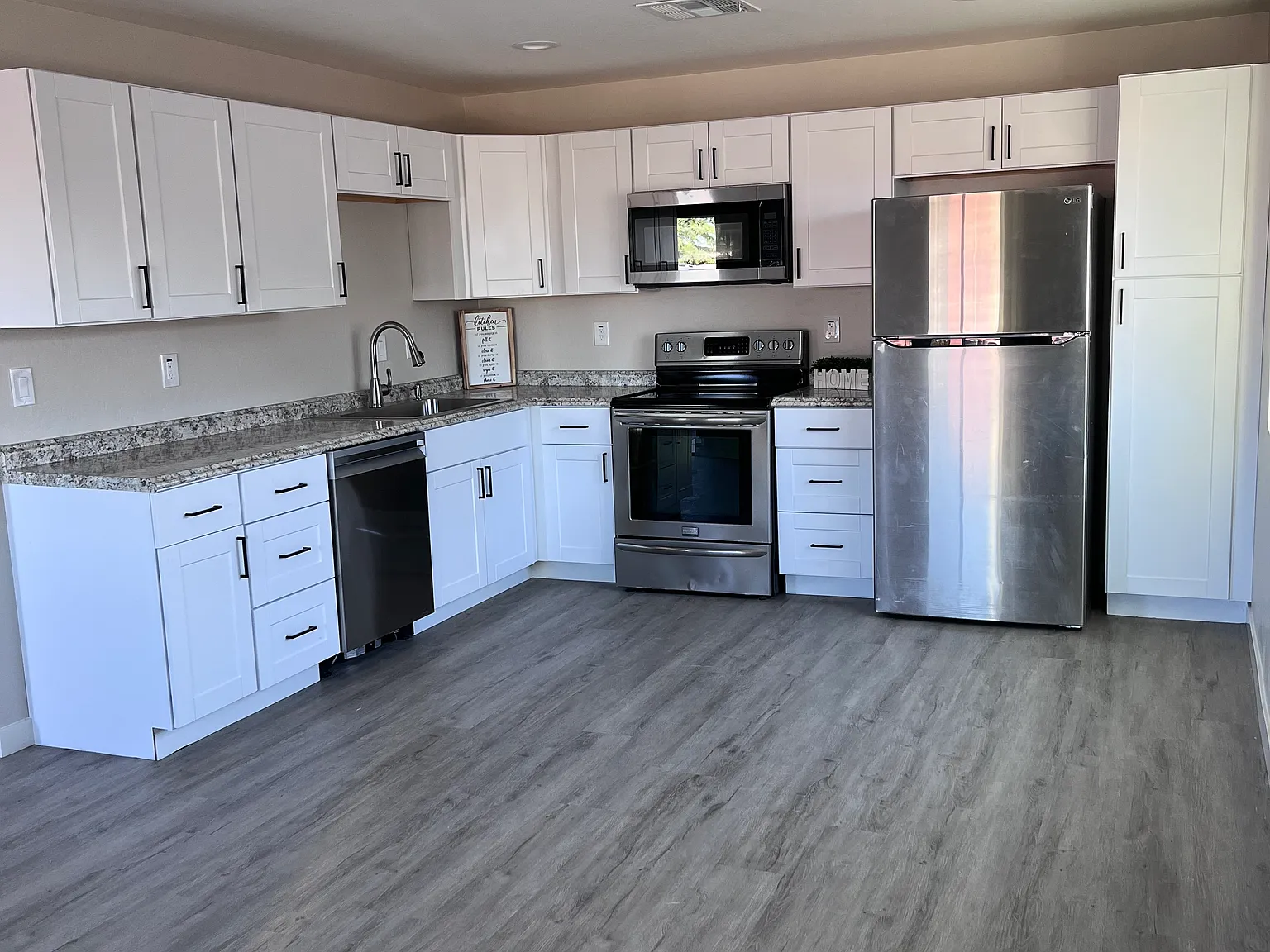 2 bed, 684 sqft, $1,339 — Photo 4