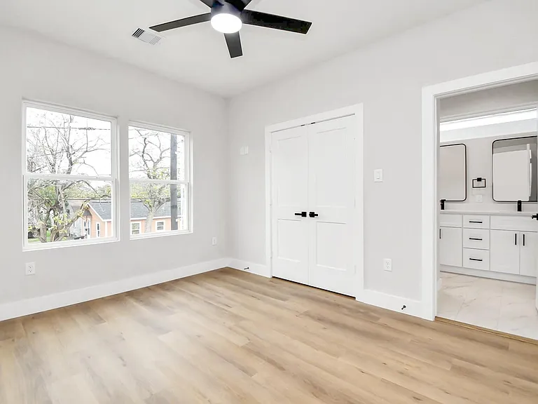 2411 Chew St — Photo 26