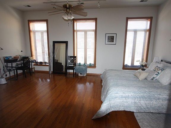 5th image of 1323 N Milwaukee Ave #3