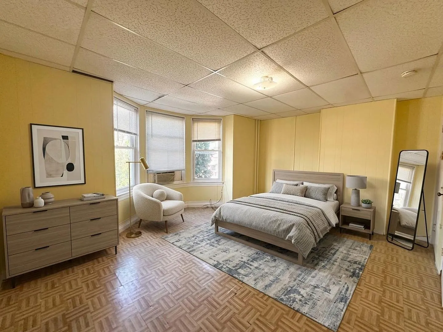 222 E Clay St — Photo 2