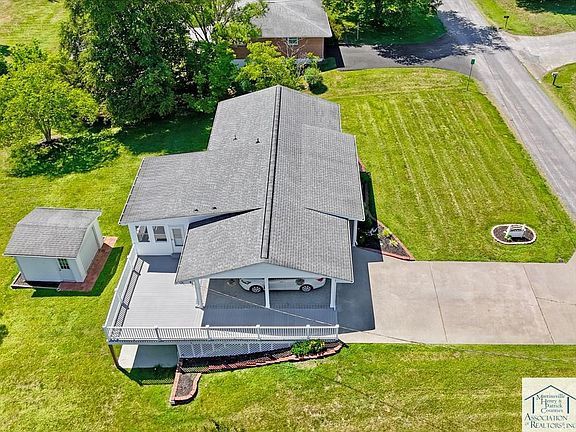 3rd image of 40 Tilley Dr