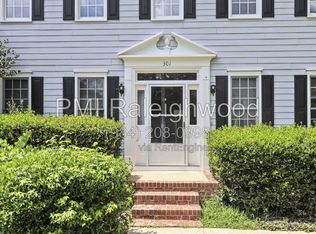 301 Perry Creek Dr, Chapel Hill, NC 27514
