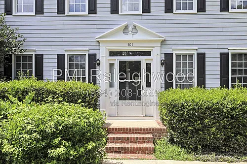 301 Perry Creek Dr Photo 1