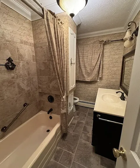 1105 N Logan St — Photo 11