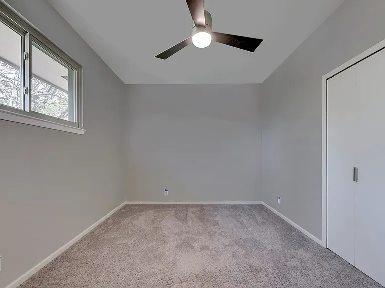 3322 Castledale Dr — Photo 9