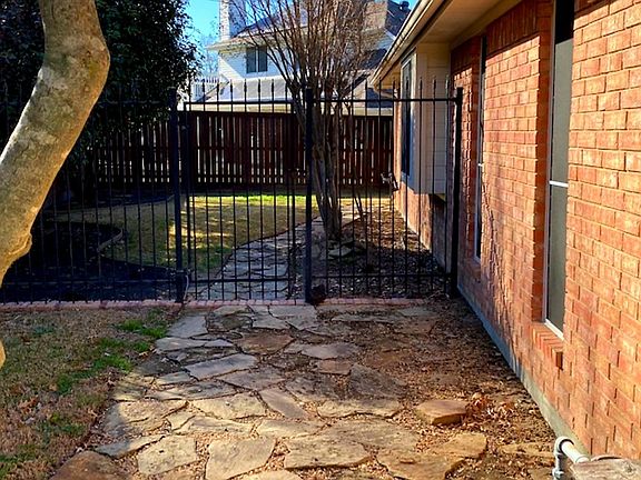 3rd image of 1121 Brook Arbor Dr