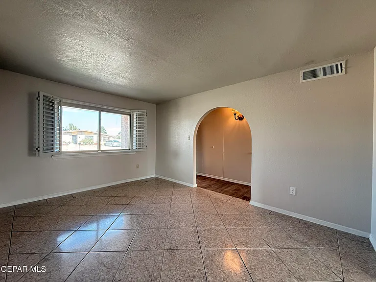 9321 Sorbonne Dr — Photo 6