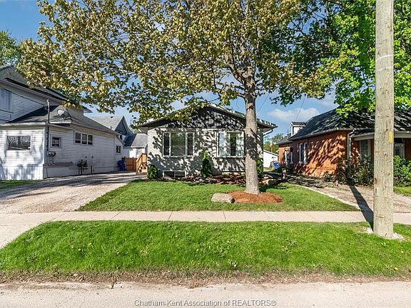 4th image of 12 Lansdowne Ave