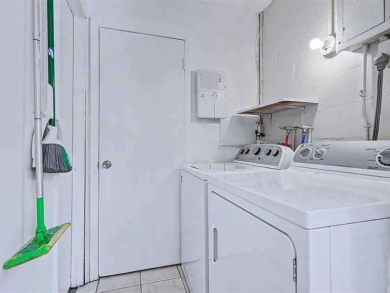 209 S Aurora Ave — Photo 20