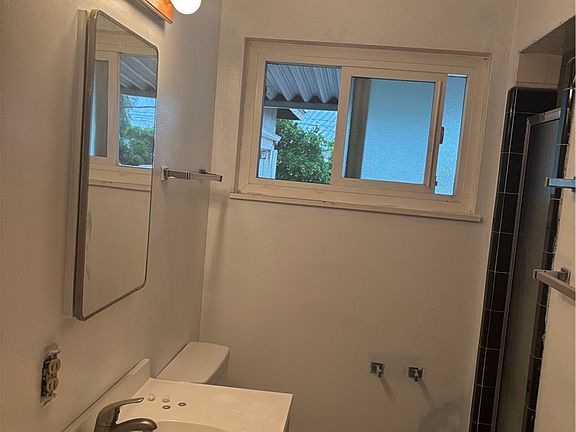 4th image of 9411 Del Mar Ave