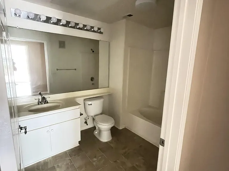 9229 Regents Rd #L127 — Photo 5