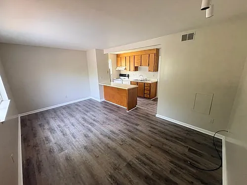 303 Elizabeth Ave #1 Photo 1