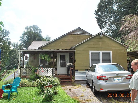 4th image of 900 W Tate St