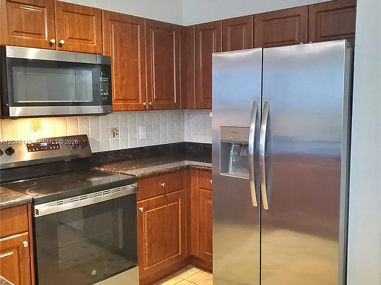 7834 Catalina Cir #7834 — Photo 9