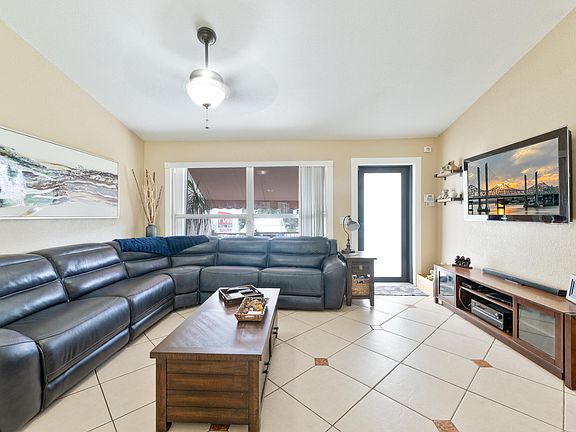 5th image of 11841 NW 33RD Street
