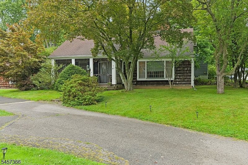 1st image of 41 Laurel Ave