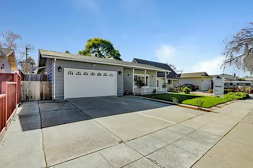 2630 Alderwood Dr Photo 1