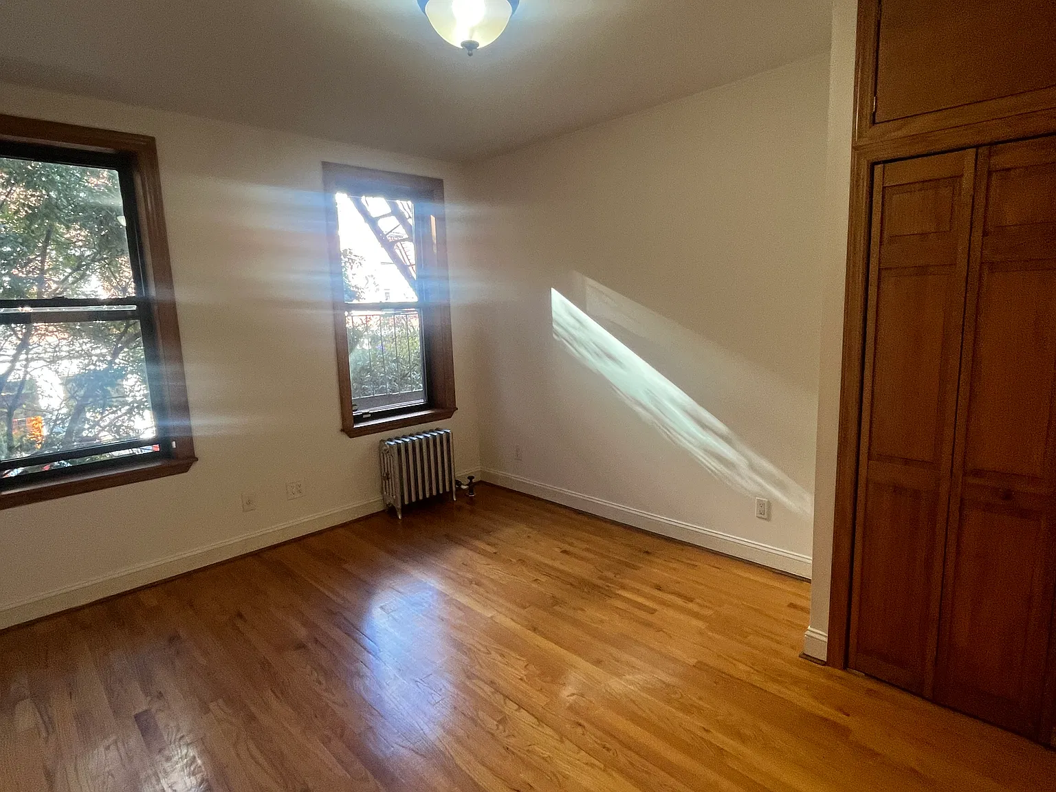 22 Saint Mark's Place — Photo 2