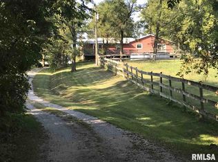 1409 Dickey Rd, Pawnee, IL 62558