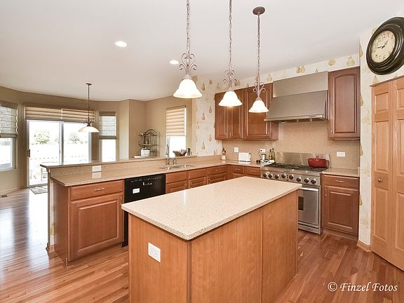 5th image of 2048 Woodside Dr