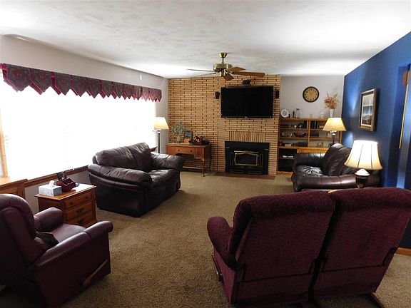 4th image of 2204 Crescent Dr