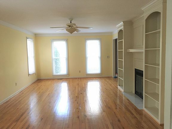 2nd image of 242 Torrington Rd