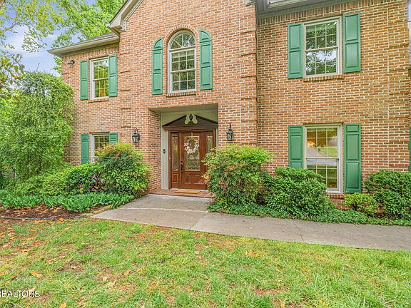 2nd image of 713 Summit Lake Ct