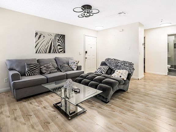 4th image of 5576 W Rochelle Ave APT 43C