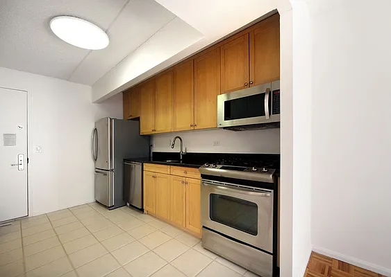 Rented by Manhattan Skyline | media 2