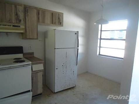 5th image of 4102 Lakeside Dr