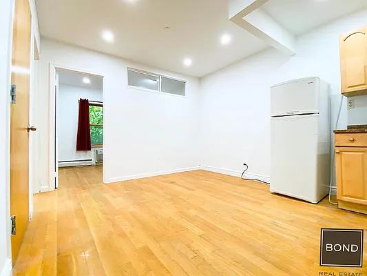 Rented by Bond New York | media 2
