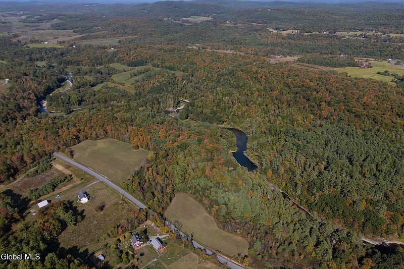 3rd image of L32 Upper Turnpike Road