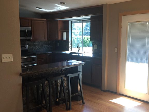 3rd image of 501 Snyder St