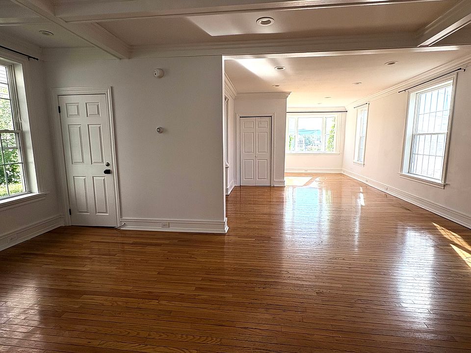 1st Fl - Living Room (Rear)