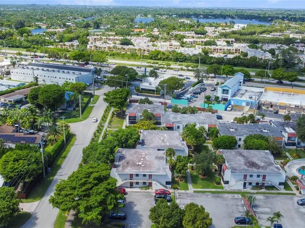 8701 SW 141st St APT B4, Palmetto Bay, FL 33176