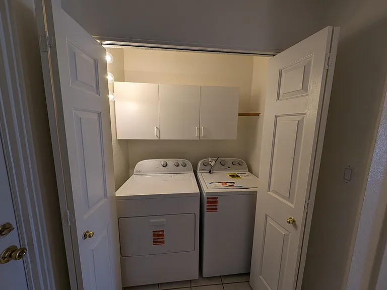 140 S Willow Creek St — Photo 20