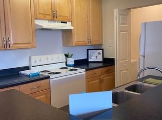 800 Green Tree Rd #101, Fredericksburg, VA 22406