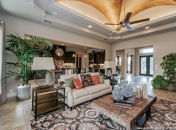 3rd image of 6314 Sevilla Cir