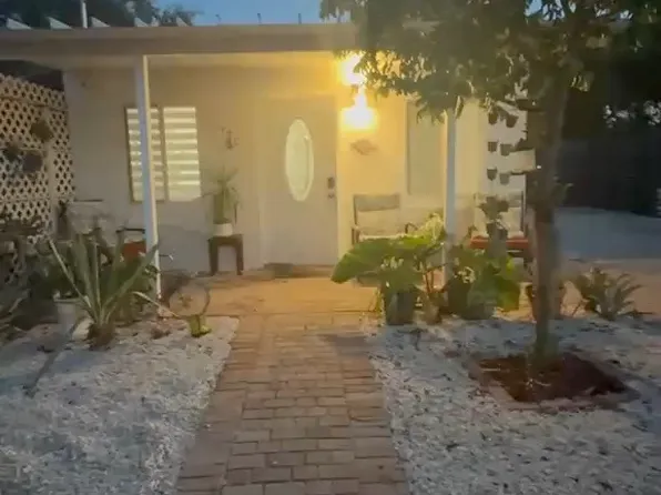 1790 NW 94th St, Miami, FL 33147