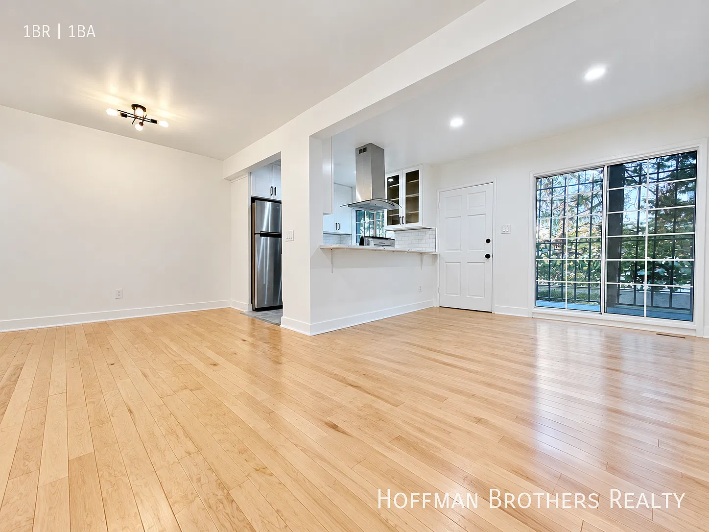 ~1 Month Free!~ Fully Remodeled 1 Bedroom With In-Unit Laundry, A/C & Parking ~ Steps From Plumme... — Photo 1
