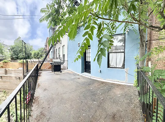 Rented by EastMount Realty LLC | media 5